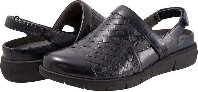 SoftWalk Salina Woven II Women's Flat Shoes Navy : 7.5 M (B), Leather