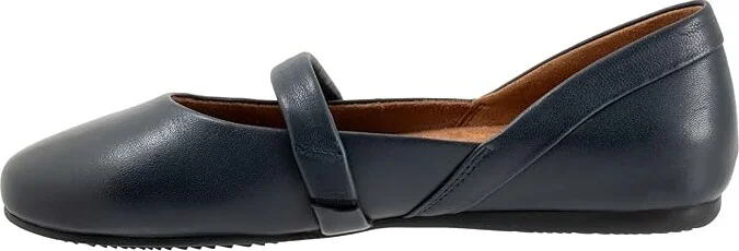 SoftWalk Samara Women's Flat Shoes Navy : 7.5 WW (EE), Leather - Image 4
