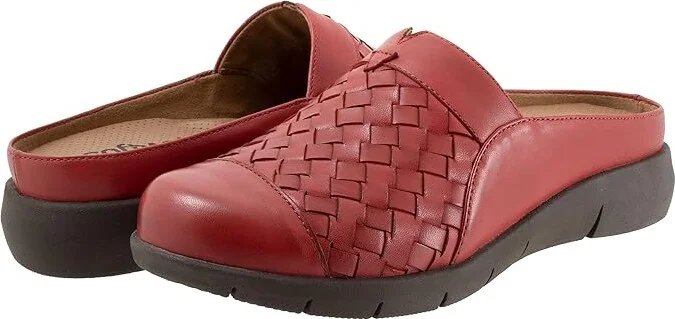 SoftWalk San Marcos II Women's Flat Shoes Red : 6.5 WW (EE), Leather