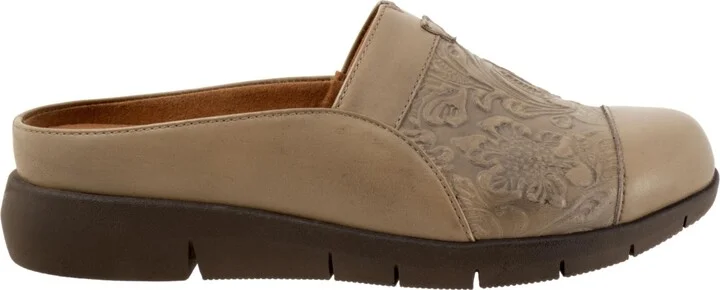 Softwalk San Marcos Tooling Clog - Image 4