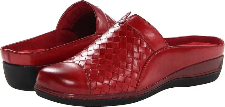 SoftWalk San Marcos Women's Clog Shoes Dark Red Burnished Veg Leather : 11.5 N (AA)
