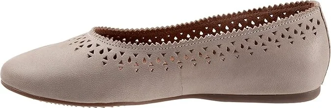 SoftWalk Selma Women's Shoes Grey Nubuck : 5 M (B), Leather - Image 6