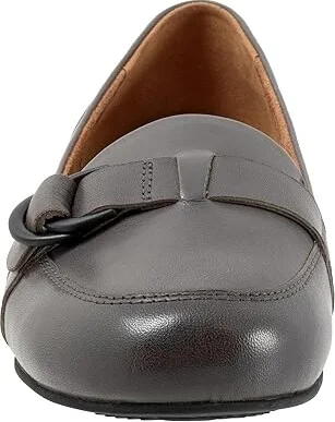 SoftWalk Serra Women's Flat Shoes Grey : 6 M (B), Synthetic/Textile - Image 5