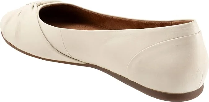SoftWalk Sofia Women's Flat Shoes Ivory : 11 N (AA), Leather - Image 7