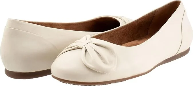 SoftWalk Sofia Women's Flat Shoes Ivory : 11 N (AA), Leather