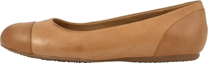 SoftWalk Sonoma Cap Toe Women's Flat Shoes Tan/Luggage : 7.5 N (AA), Leather - Image 7