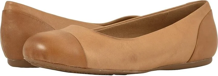 SoftWalk Sonoma Cap Toe Women's Flat Shoes Tan/Luggage : 7.5 N (AA), Leather