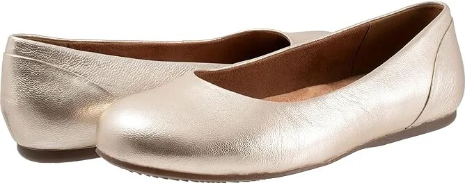 SoftWalk Sonoma Women's Shoes Champagne Metallic : 7 W (D), Leather