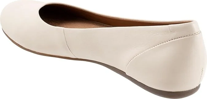 SoftWalk Sonoma Women's Shoes Off-White : 10.5 N (AA), Leather - Image 4