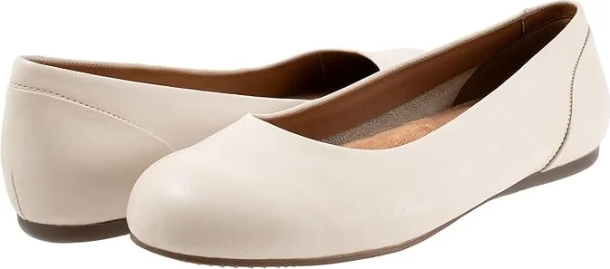 SoftWalk Sonoma Women's Shoes Off-White : 10.5 N (AA), Leather