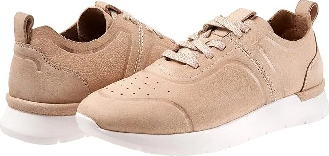 SoftWalk Stella Women's Shoes Nude Nubuck : 8.5 M (B)