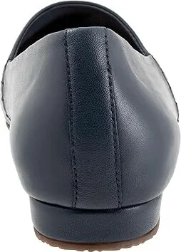 SoftWalk Vale Women's Flat Shoes Navy : 9.5 W (D), Leather - Image 4