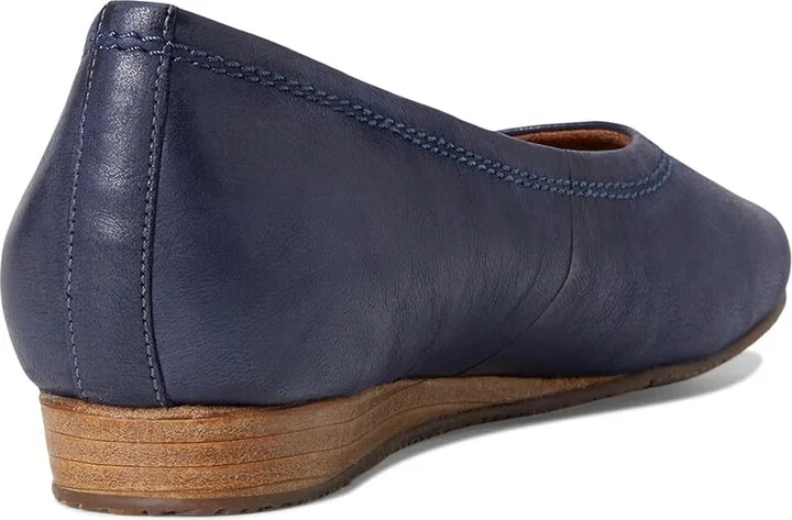 SoftWalk Vera Cruz Women's Flat Shoes Navy Pearl : 8.5 N (A), Leather - Image 4
