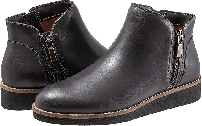 SoftWalk Wesley Women's Boots Dark Grey : 6 M (B), Suede/Leather