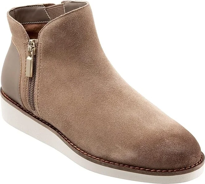 SoftWalk Wesley Women's Boots Stone Suede : 7.5 N (AA)