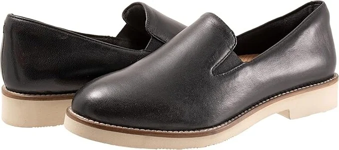 SoftWalk Whistle II Women's Flat Shoes Black : 7 W (D)