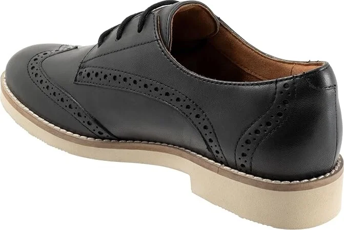 SoftWalk Willet Women's Flat Shoes Black : 8 M (B), Leather - Image 4