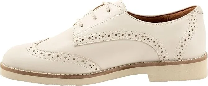 SoftWalk Willet Women's Flat Shoes Ivory : 7 W (D), Leather - Image 6