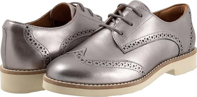 SoftWalk Willet Women's Flat Shoes Pewter Metal : 8 W (D), Leather
