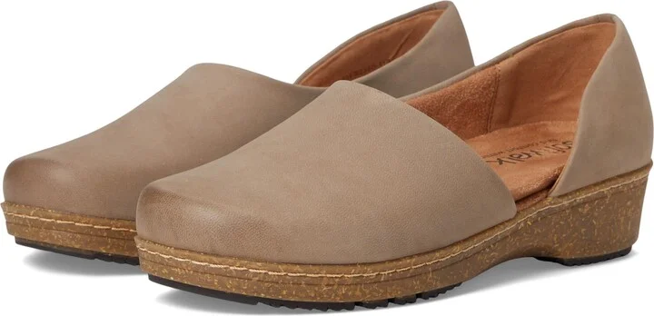 SoftWalk Women's Addie Clog