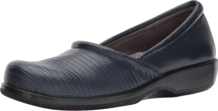 SoftWalk Women's Adora Flat