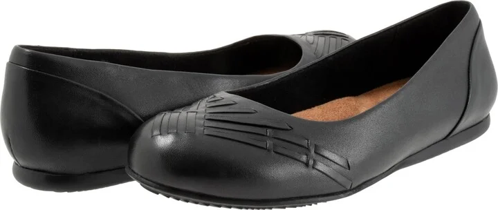 SoftWalk Women's Ballet Flat