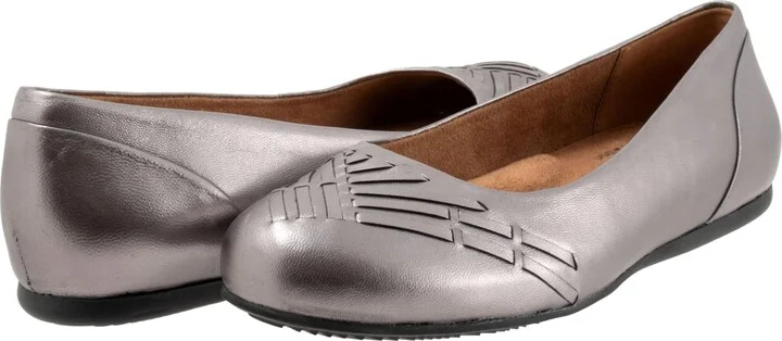 SoftWalk Women's Ballet Flat