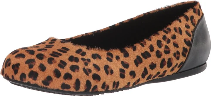 SoftWalk Women's Ballet Flat