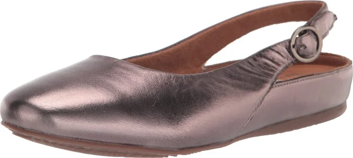SoftWalk Women's Ballet Flat