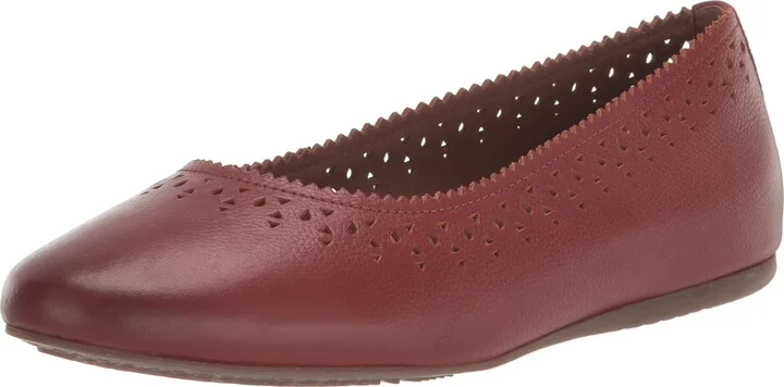 SoftWalk Women's Ballet Flat