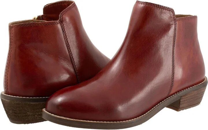 SoftWalk Women's Boot Ballet Flat