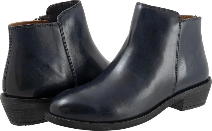 SoftWalk Women's Boot Ballet Flat