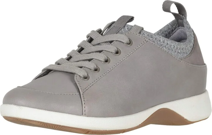 SoftWalk Women's Haven Sneaker