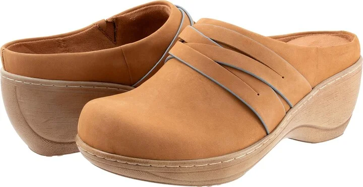 SoftWalk Women's Mackay Clog