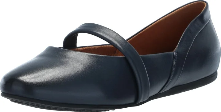 SoftWalk Women's Samara Loafer Flat