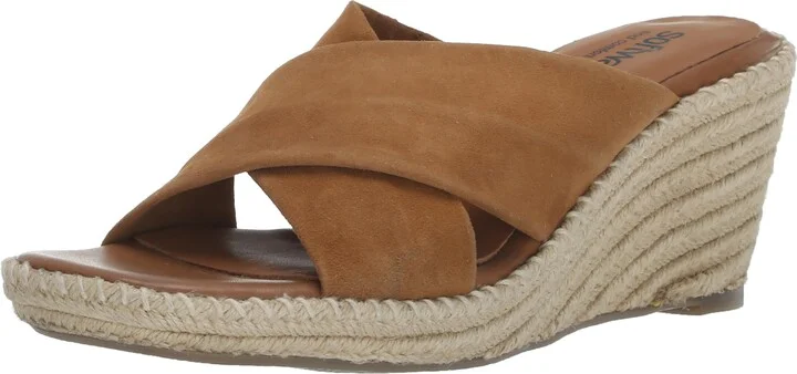 SoftWalk Women's Sandal Platform