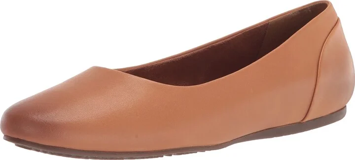 SoftWalk Women's Shiraz Ballet Flat