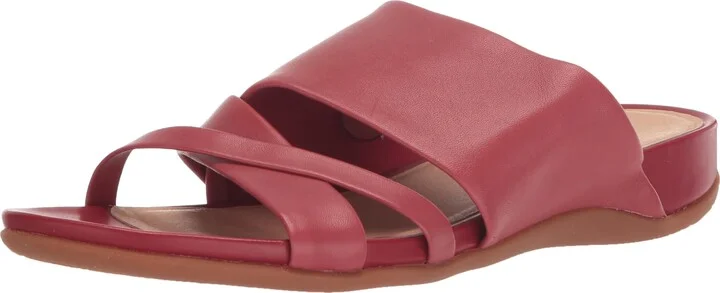 SoftWalk Women's Taraz Flat Sandal