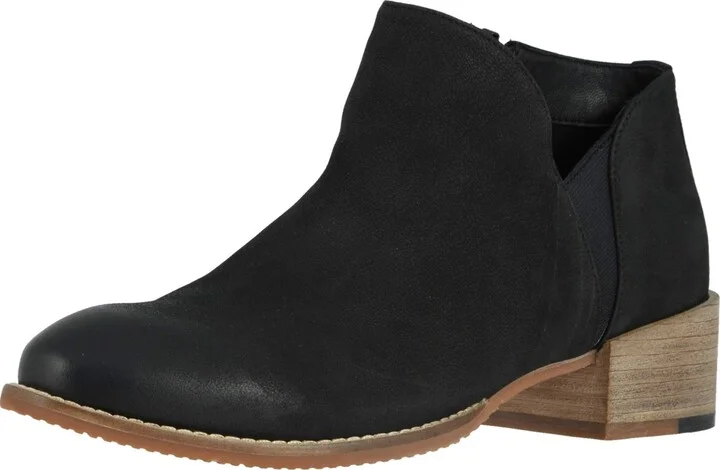SoftWalk Women's Tegan Fashion Boot