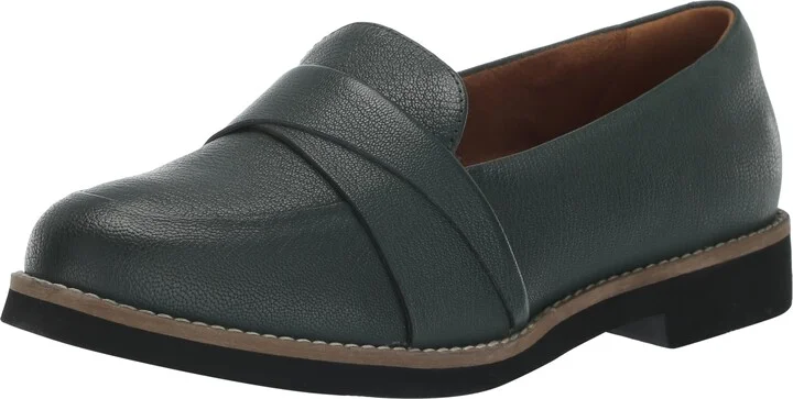 SoftWalk Women's Walsh Loafer