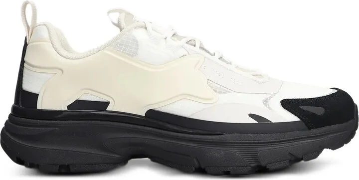 Sora sneakers