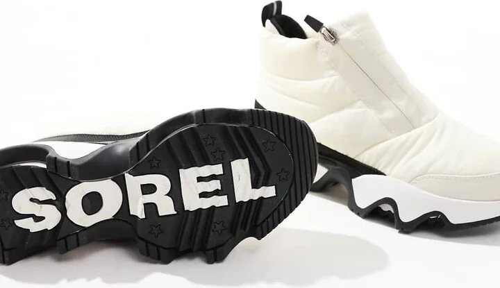 Sorel Kinetic Impact Puffy Zip WP waterproof puffer snow boots in chalk and black - Image 2