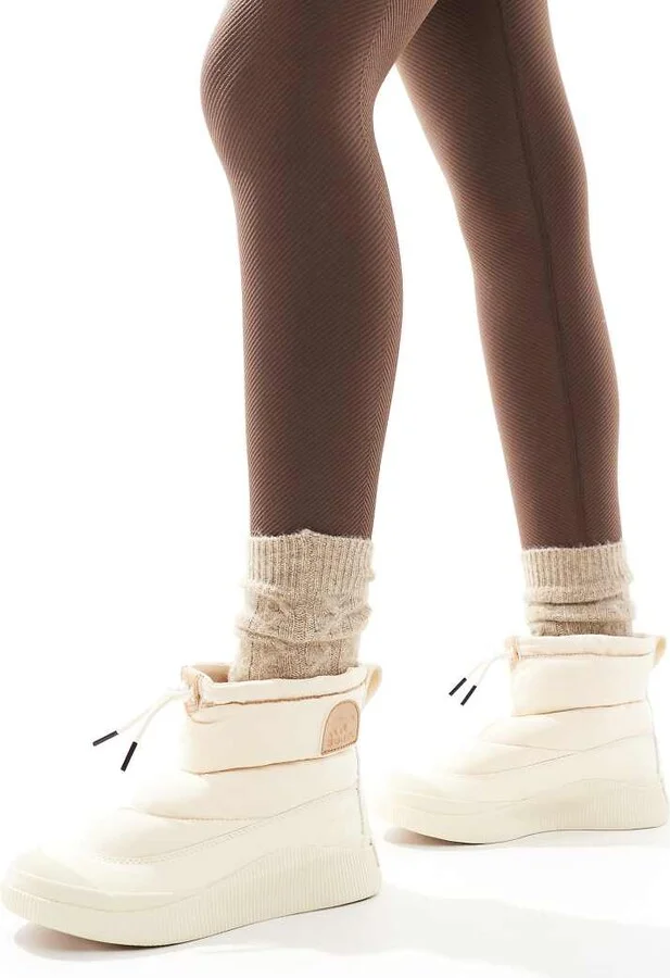 Sorel Out N About IV Puffy WP waterproof snow puffer boots in honey white and canoe