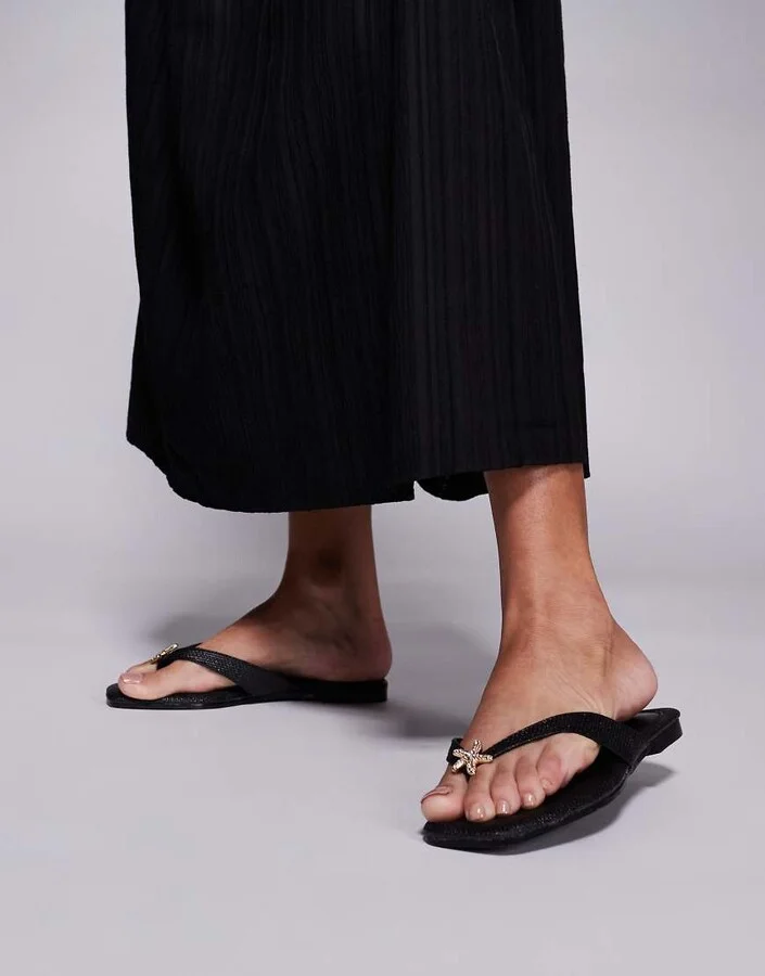 South Beach Flip Flop with Star Embelishment in Black Raffia - Image 3