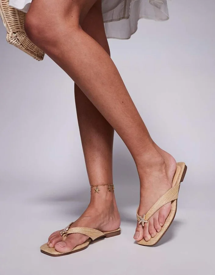 South Beach Flip Flop with Star Embelishment in Natural Raffia