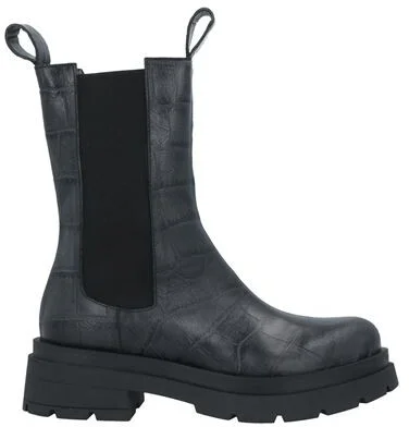 Spaziomoda Woman Ankle boots
