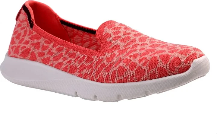 Spenco Women's Epic Stretch Giraffe Sneaker