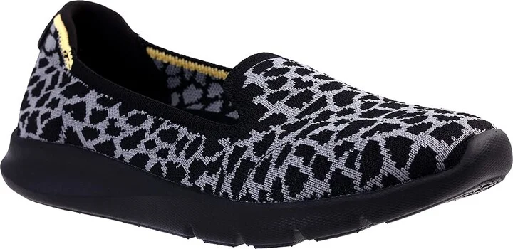 Spenco Women's Epic Stretch Giraffe Sneaker