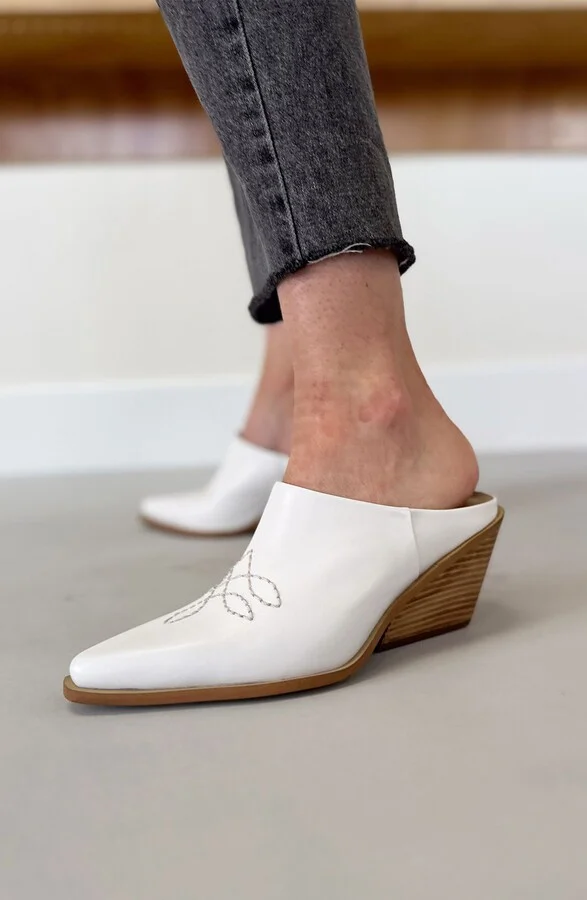 Spirit Pointed Toe Mule - Image 10