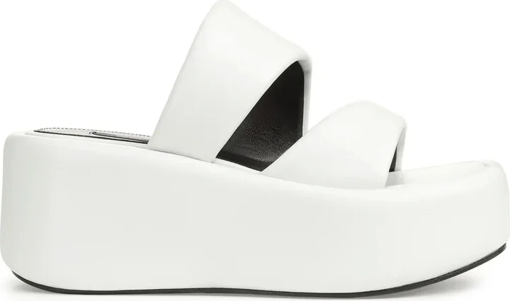 Spongy leather wedge sandals